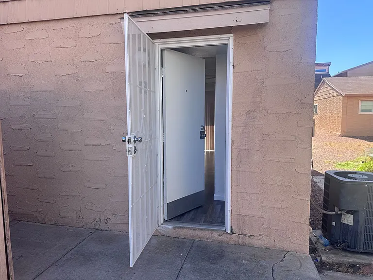 5245 Golden Ln — Photo 24
