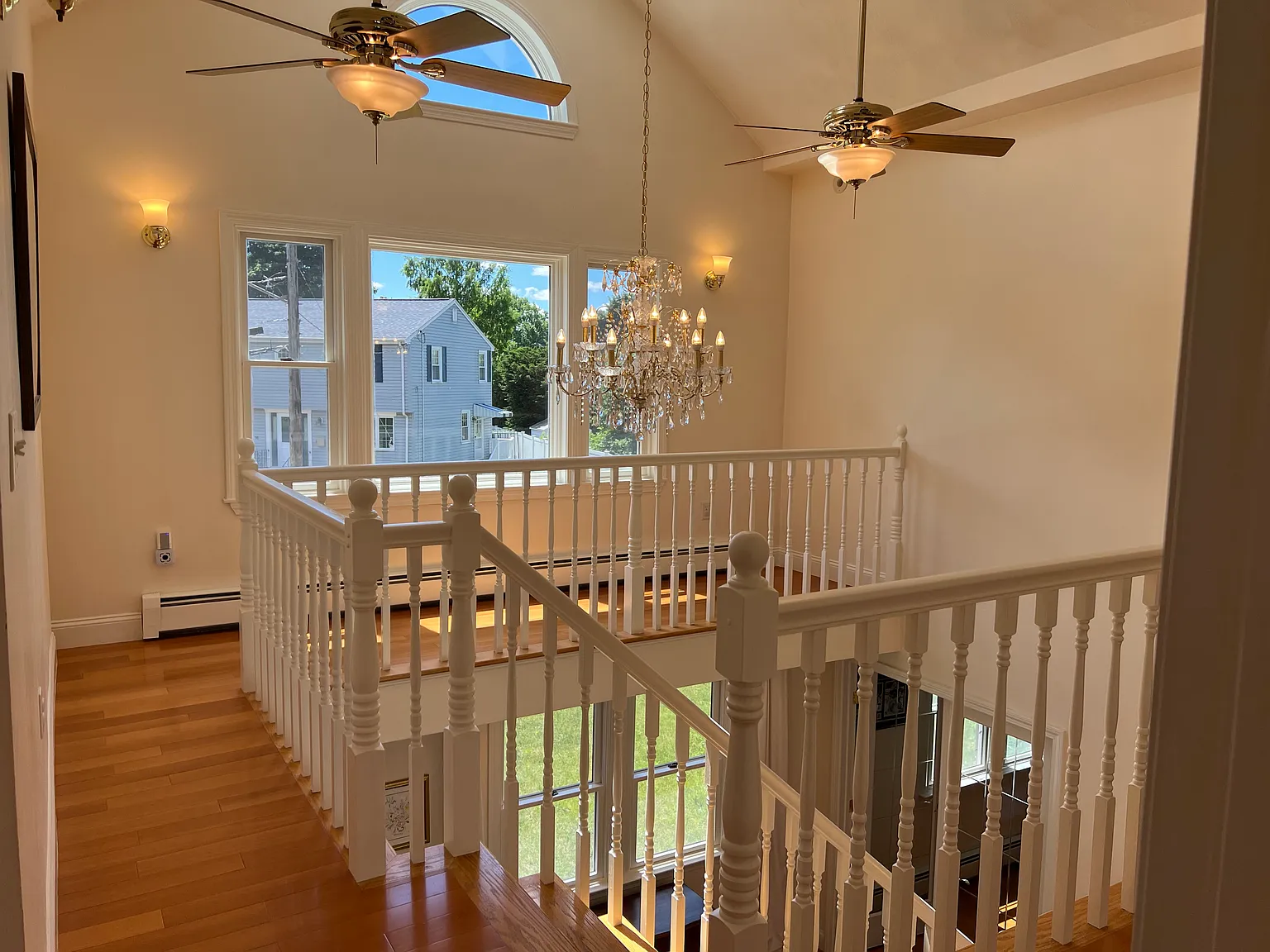 5 bed, 3500 sqft, $5,995 — Photo 2