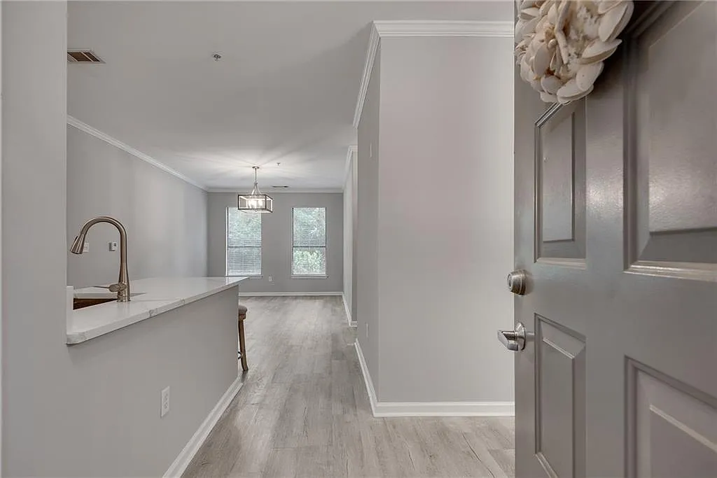 2 bed, 2.0 bath, 1077 sqft, $2,500 — Photo 3