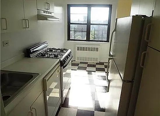 3rd image of 923 Thieriot Ave #6A