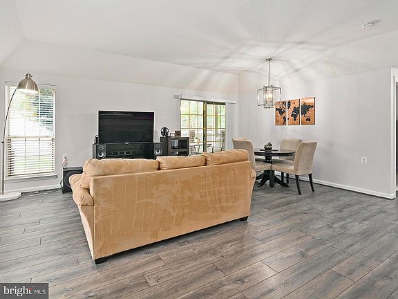 4th image of 3918 Penderview Dr APT 401