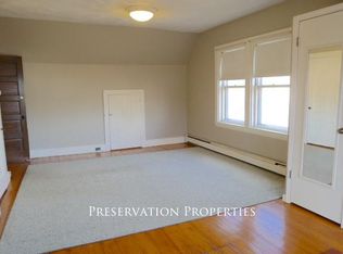 28 Ash St FLOOR 3, Auburndale, MA 02466