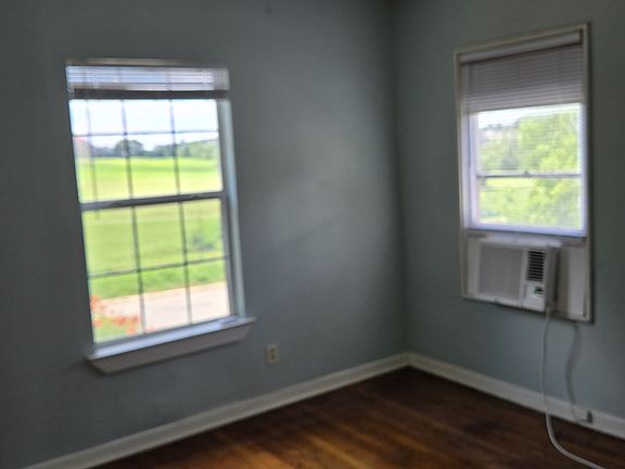 5th image of 451 Eleanor Ave APT 3