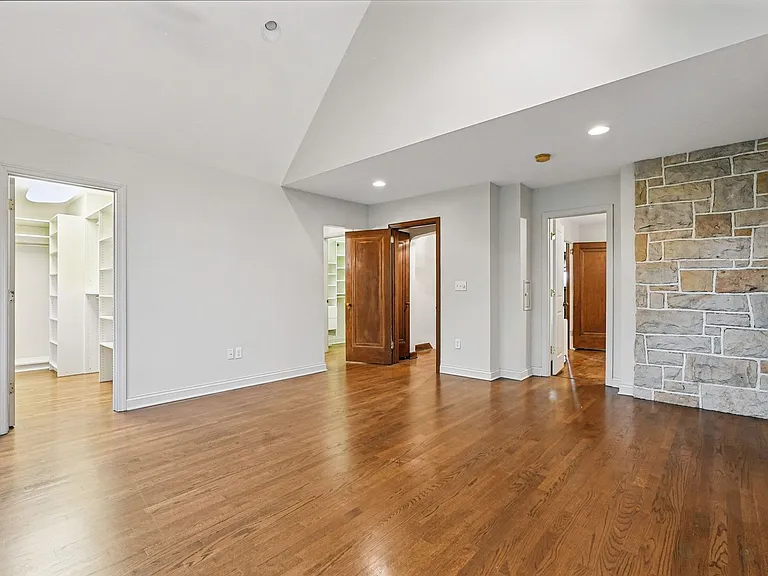 321 Jefferson Dr — Photo 21