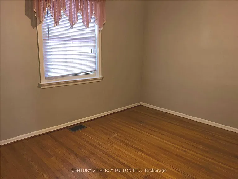 21 Ivanhoe Ct — Photo 5