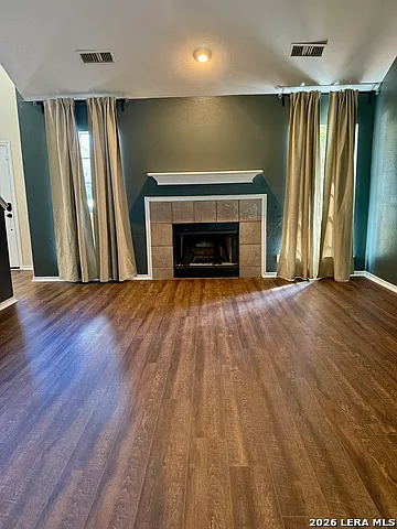 821 Dimrock — Photo 3