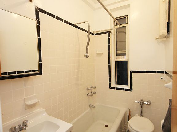 4th image of 290 E 2nd St