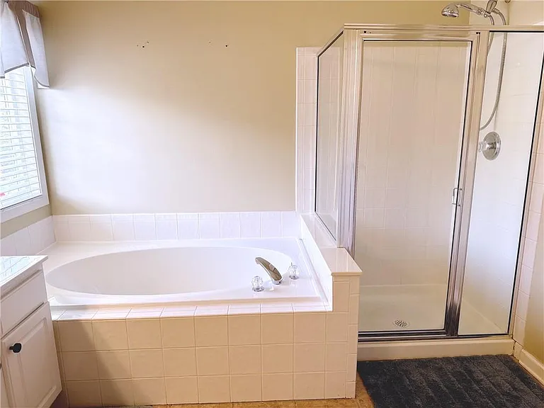 3361 Shallowford Green Dr — Photo 22