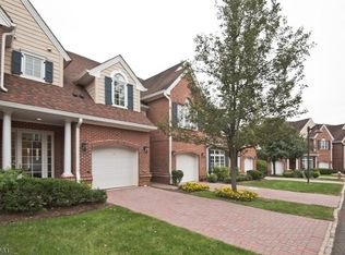 24 Schmidt Cir #24, Watchung, NJ 07069