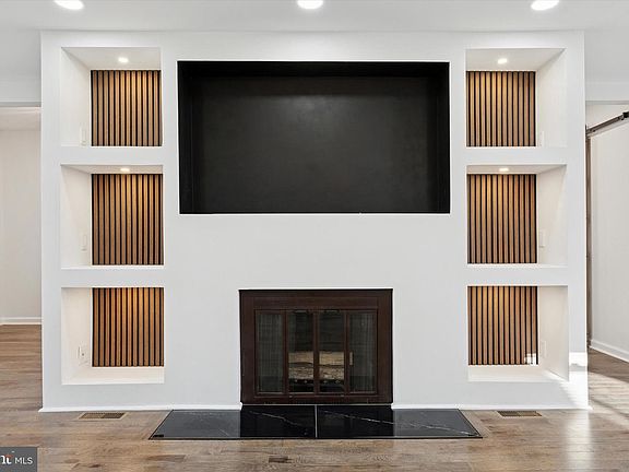 2nd image of 323 Derwyn Rd