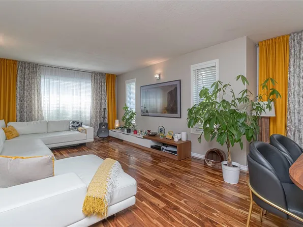 749 Marchmont Rd, Duncan, BC V9L 2L9