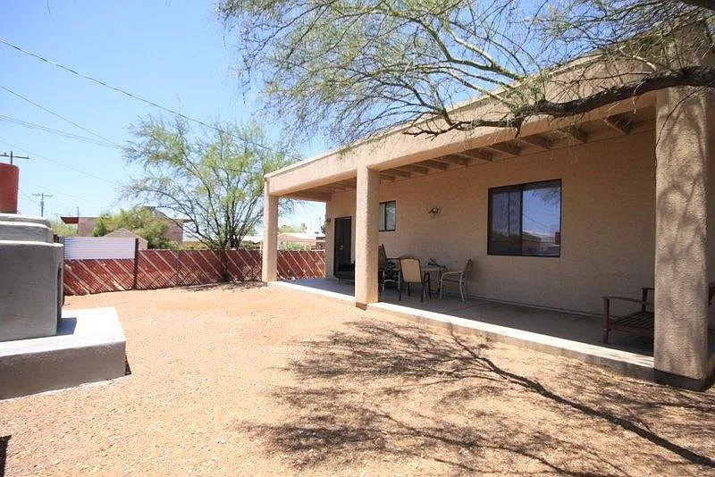 3 bed, 1450 sqft, $1,900 — Photo 1