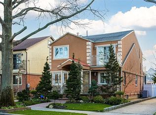 316 149th St, Whitestone, NY 11357
