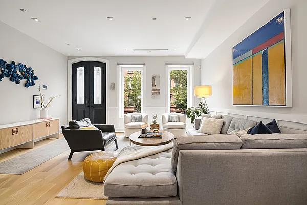 Rented by Compass | media 22