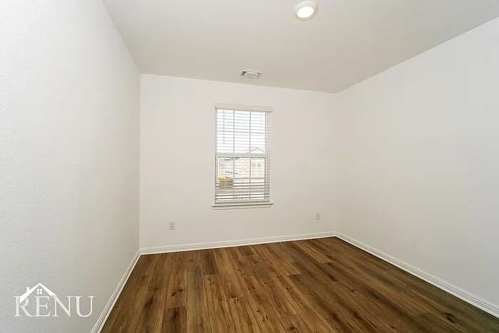 156 Scarborough Bnd — Photo 14