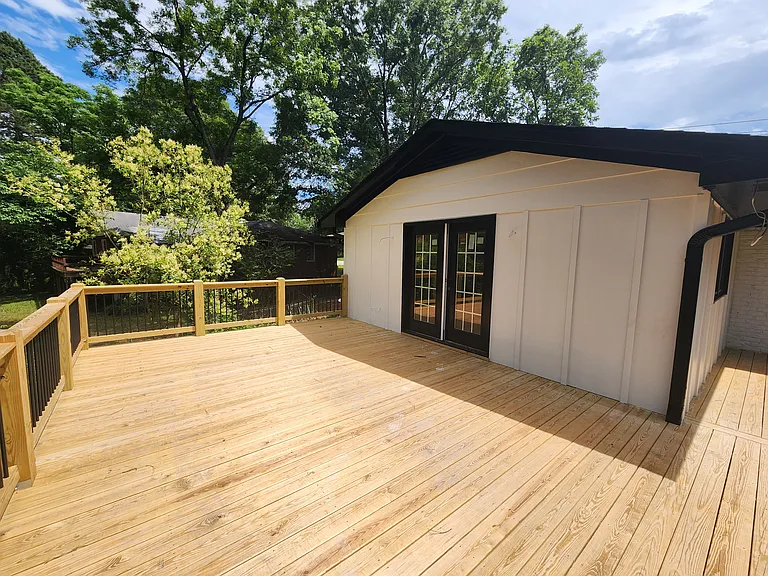 1055 College Station Rd — Photo 12