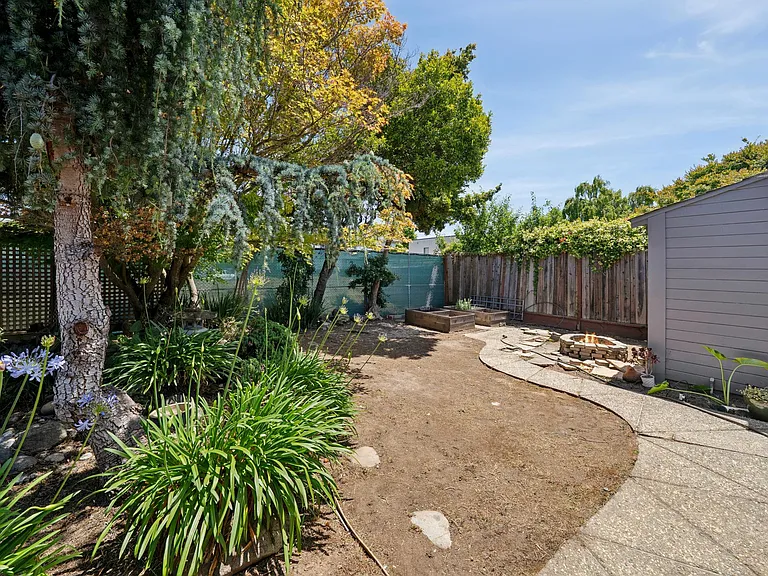228 Channing Rd — Photo 9