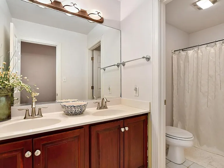 5564 King Stuart Dr — Photo 2