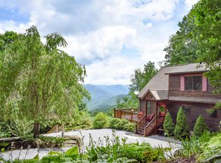 44 Black Bear Ln, Whittier, NC 28789