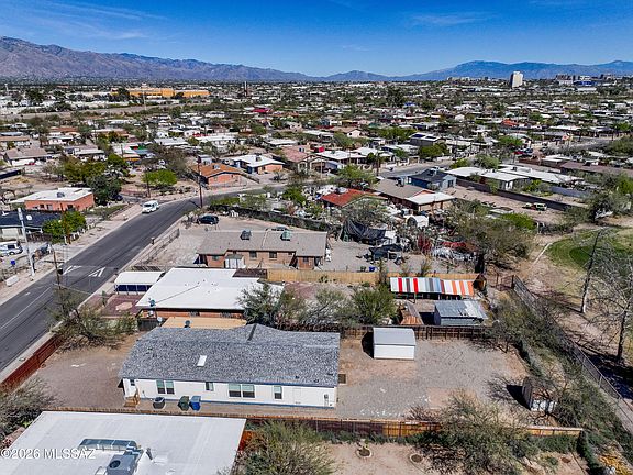 3rd image of 1449 W Hualpai Rd