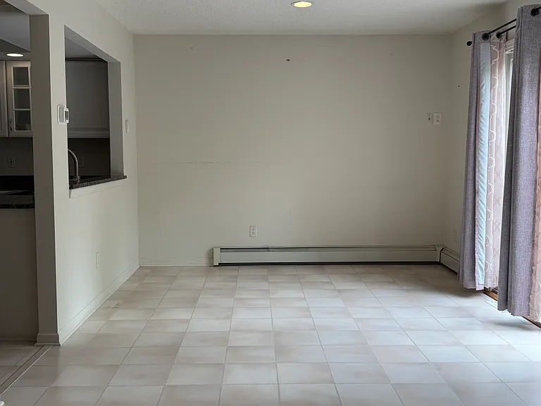 71 Berwick Ln — Photo 5