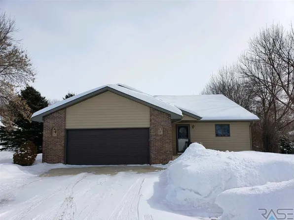 1204 Clark Ave, Dell Rapids, SD 57022