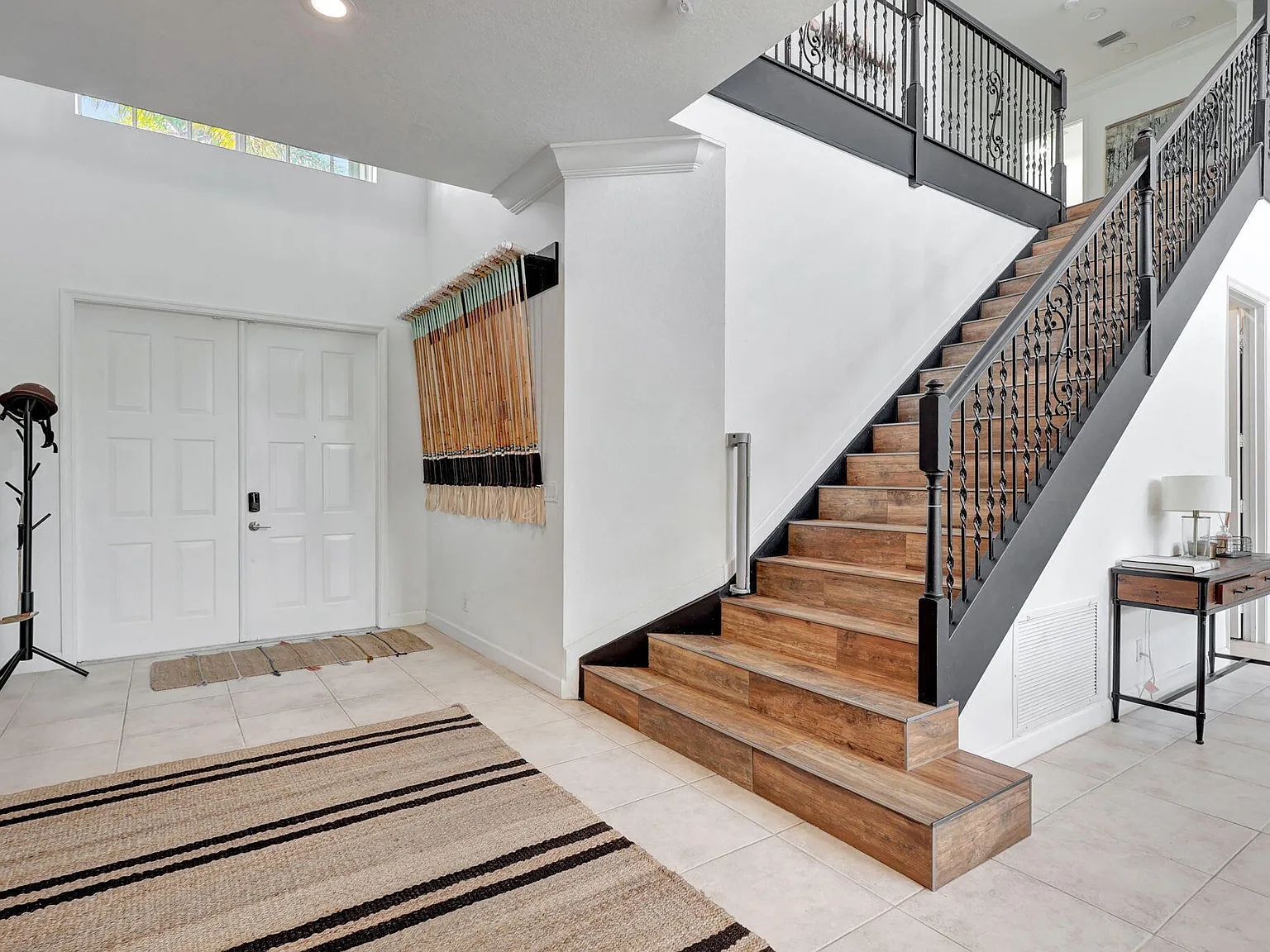 5 bed, 4.0 bath, 4177 sqft, $16,000 — Photo 4