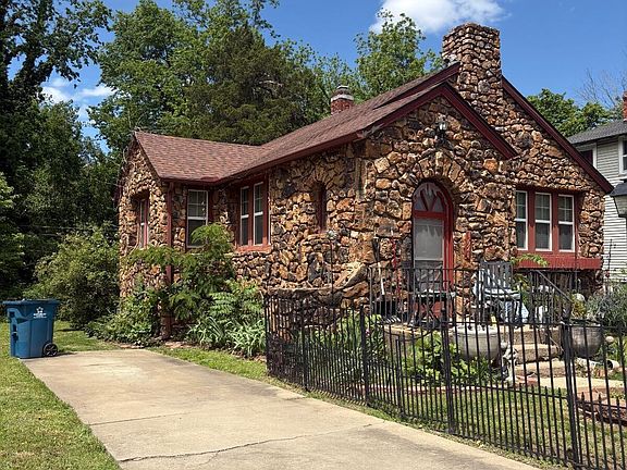 3rd image of 1621 S Main St