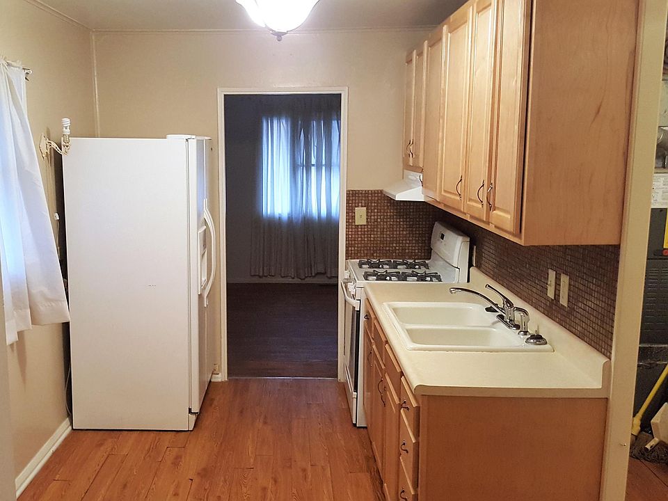 1st image of 3275 Hovey St