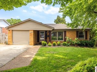 1310 Hilltop Dr, Mayfield, KY 42066
