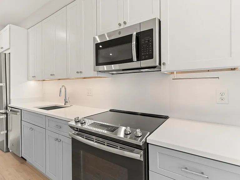 3016 Dumbarton St NW #401 — Photo 22