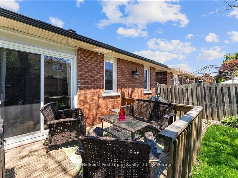 121 Ribblesdale Dr — Photo 28
