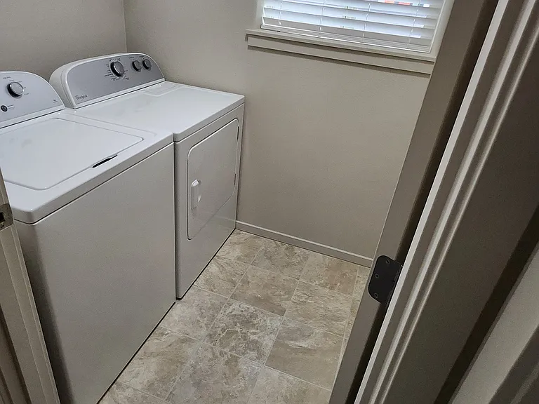 1417 NE 83rd Dr — Photo 14