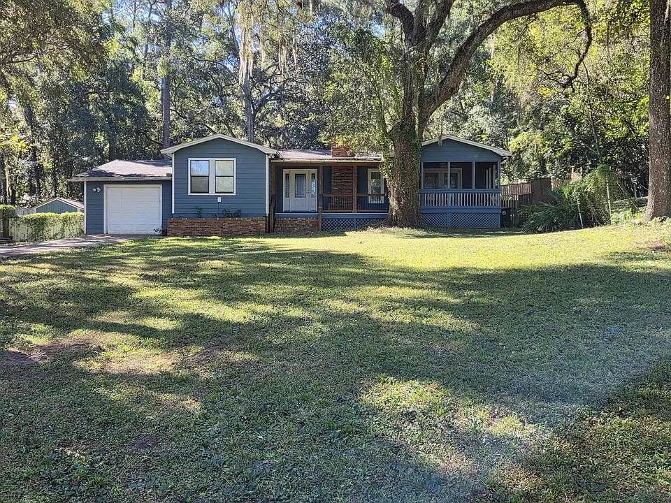 2635 Lucerne Dr