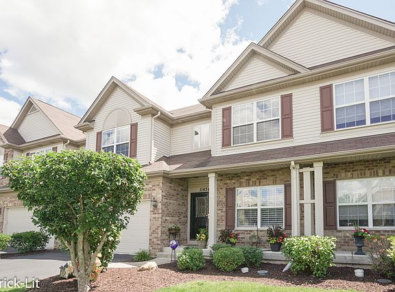 3rd image of 11934 S Winterberry Ln