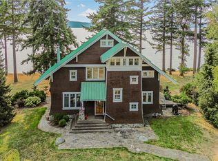 3030 S Mabana Heights Road, Camano Island, WA 98282