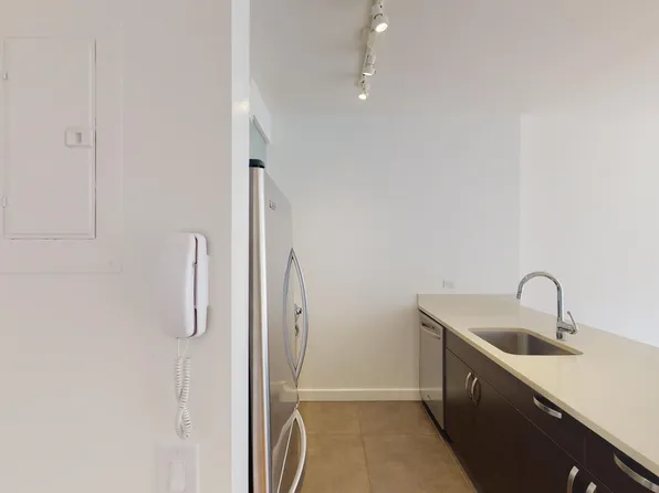 808 Columbus Avenue image 1 of 9