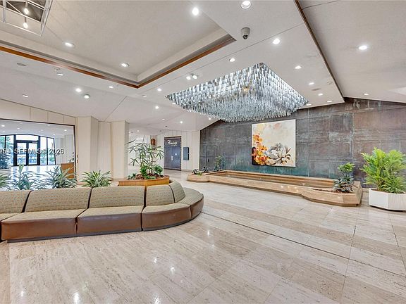 4th image of 999 Brickell Bay Dr APT 1202