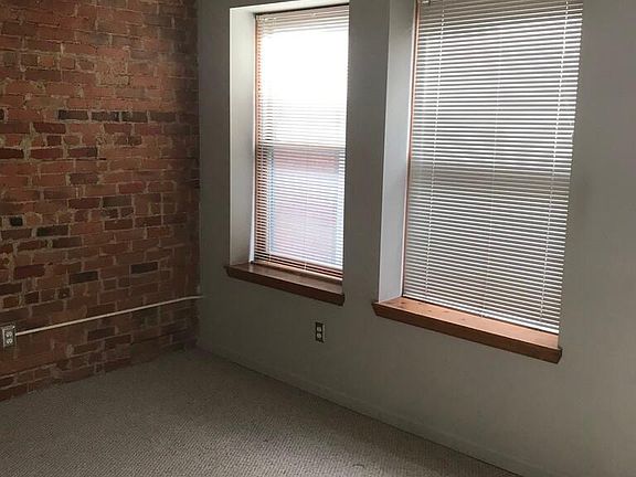 5th image of 27 E Willis St #1W