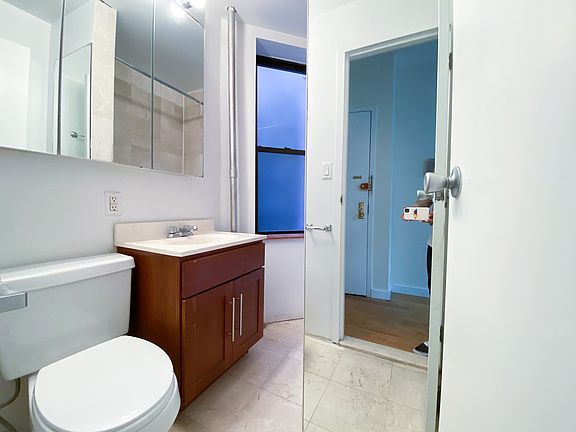 4th image of 435 W 54th St #4CA