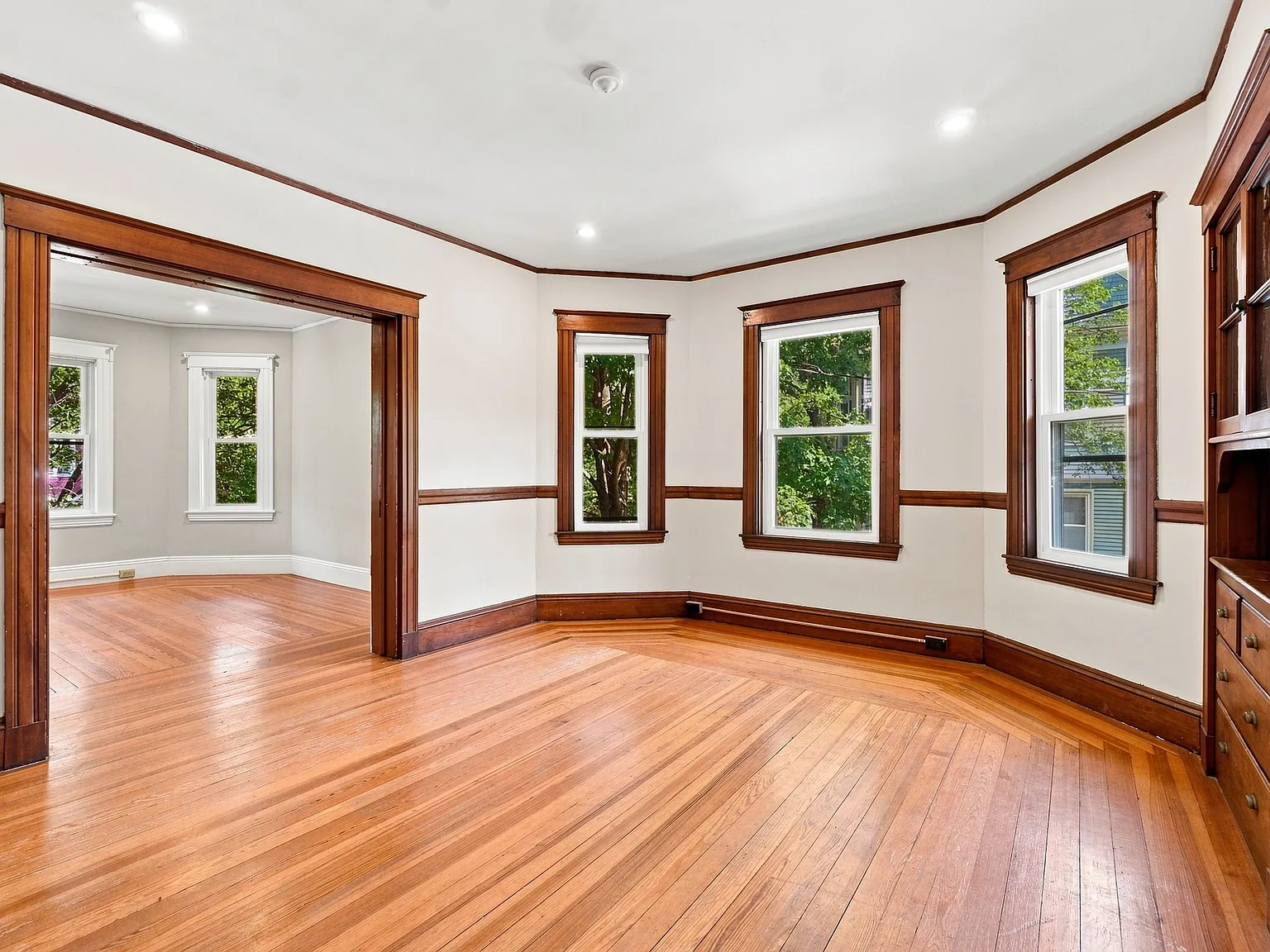 4 bed, 1500 sqft, $5,400 — Photo 3