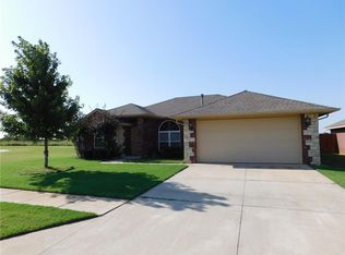 2246 Redhawk Cir, Edmond, OK 73012