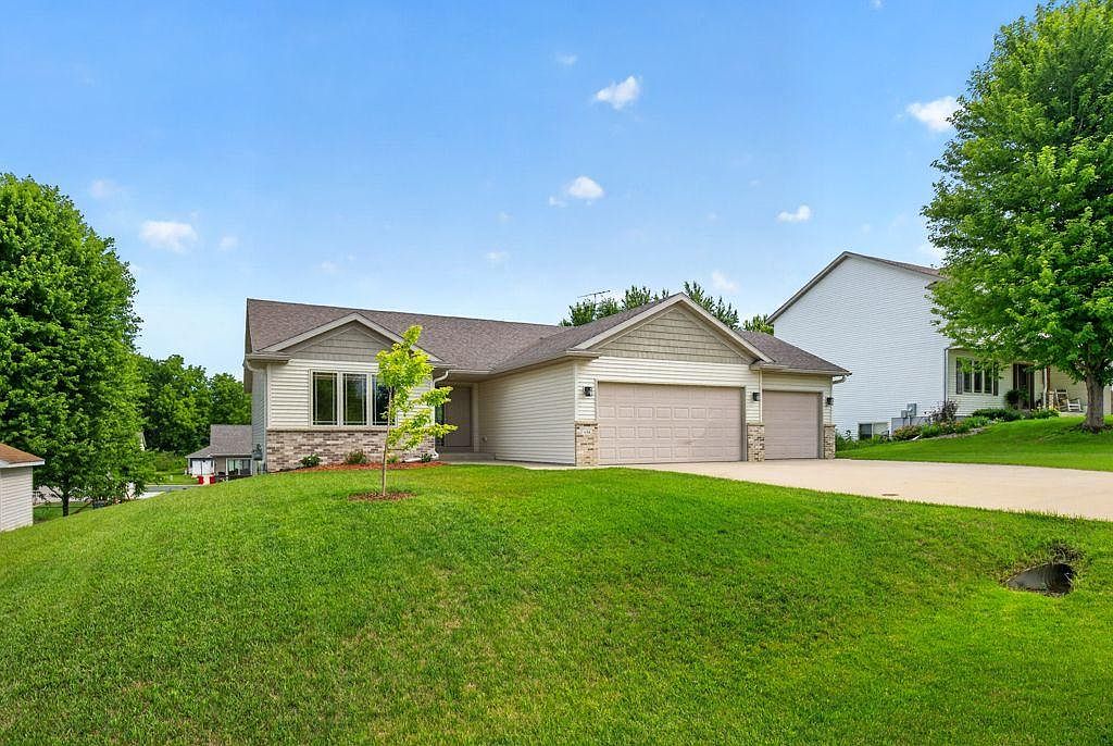 634 8th St SW, Pine Island, MN 55963 | MLS #7099665 | Zillow