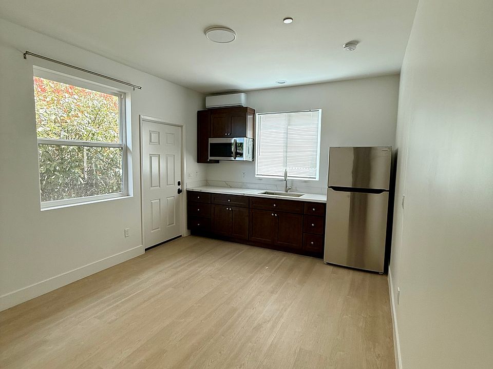 1st image of 20298 Williamsburg Ln #C