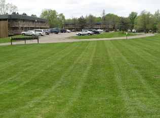 810 S Farmer St APT 12, Otsego, MI 49078