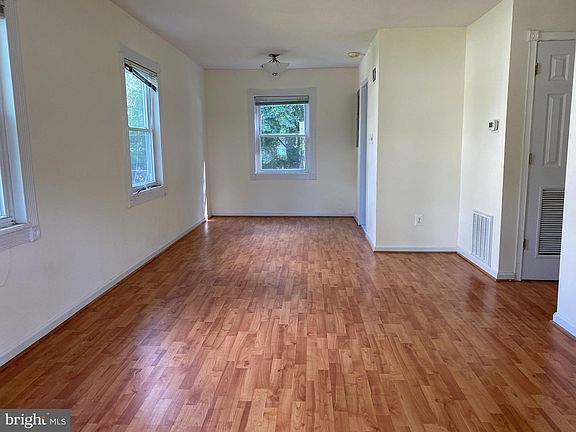 3rd image of 7333 Howard Ct