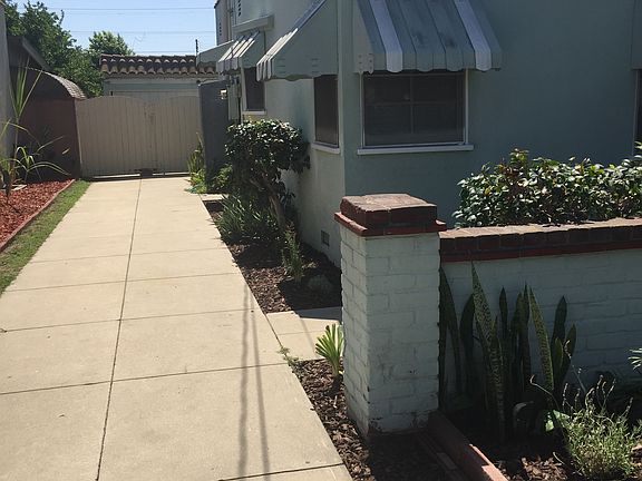 Drive & fenced rear yard