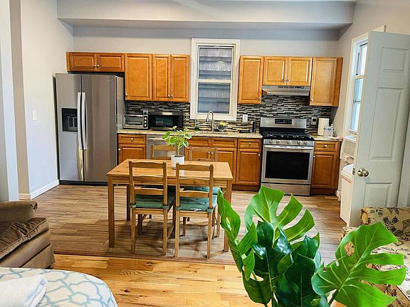 3rd image of 308 Palisade Ave #1