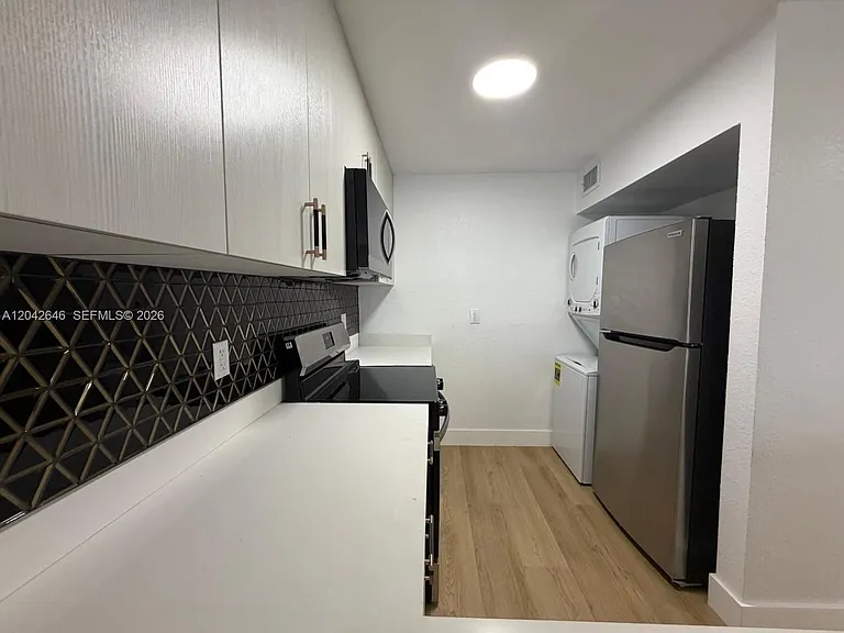 10008 NW 6th St #103 — Photo 5