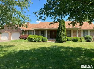 806 E Boyton St, Marion, IL 62959